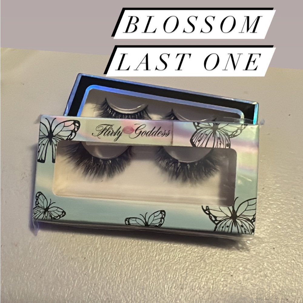 Lash style blossom
